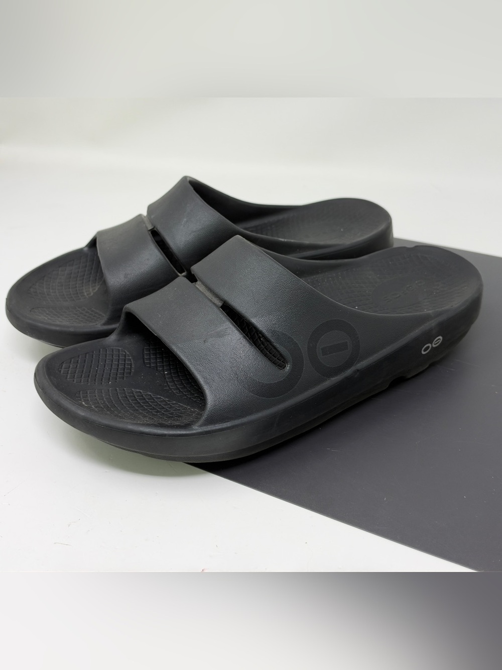 Oofos unisex sandals